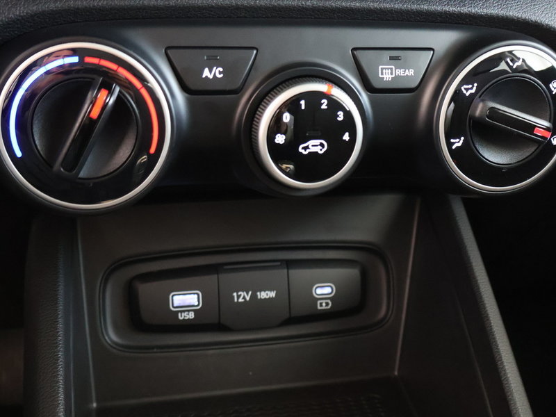 2023 Hyundai Venue ESSENTIEL | LIKE NEW ! |