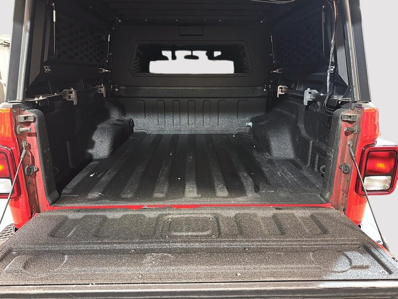 2023 Jeep Gladiator Willys + Boîte de Fibre 4X4 + Heated seats + Back up camera