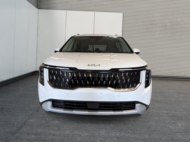 2025 Kia Carnival LX + Heated seats + Back up Camera