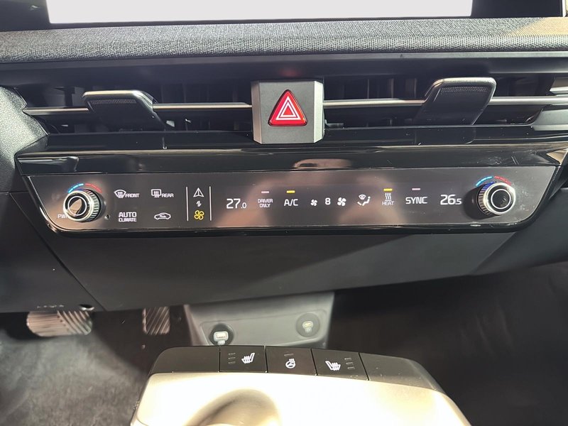 2024 Kia EV6 LAND AWD AWD LONG RANGE + Carplay + Back up camera