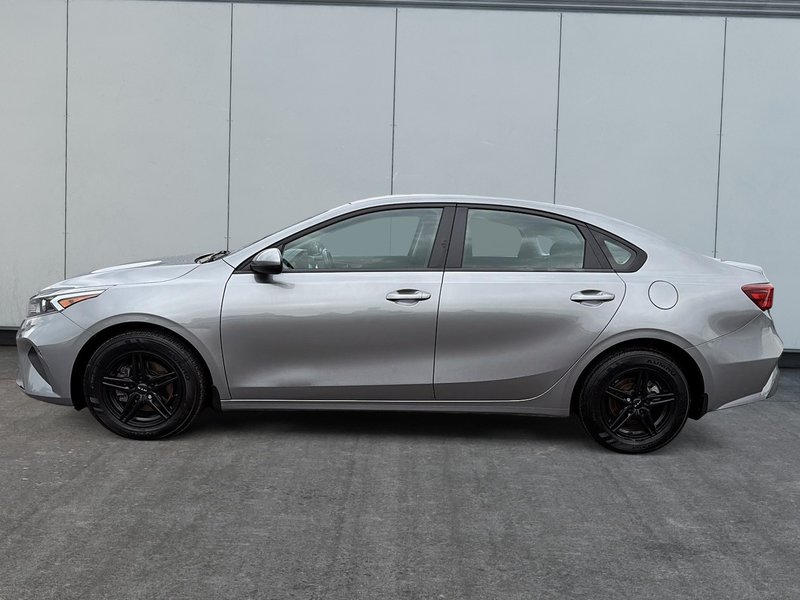 2022 Kia Forte LX Heated seats + Back up Camera