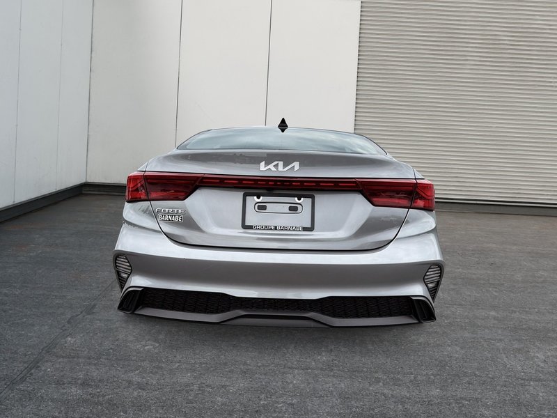 2022 Kia Forte LX Heated seats + Back up Camera