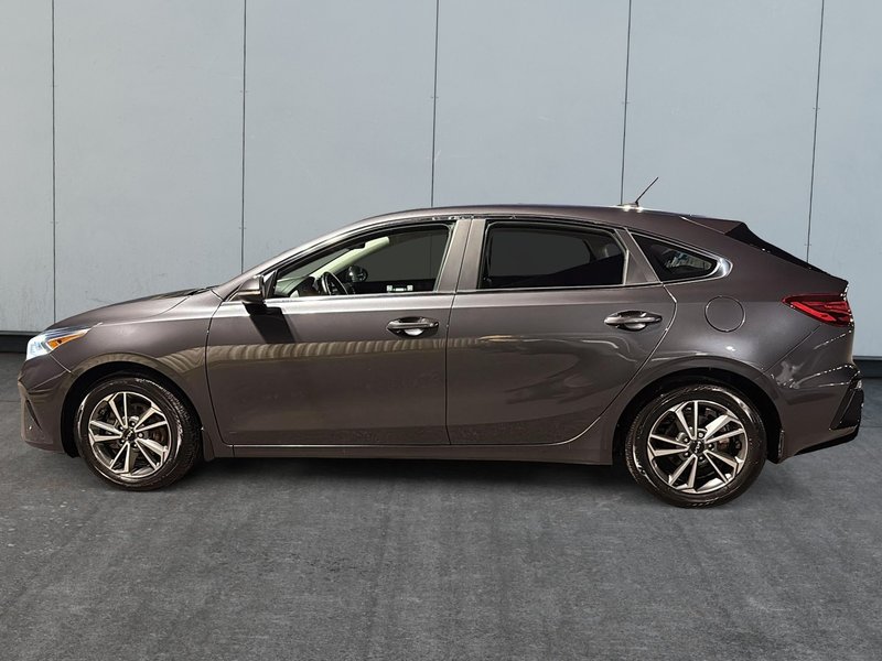 Kia Forte5 EX 2022 Volant chauffant - Sièges chauffants - Apple Car Play