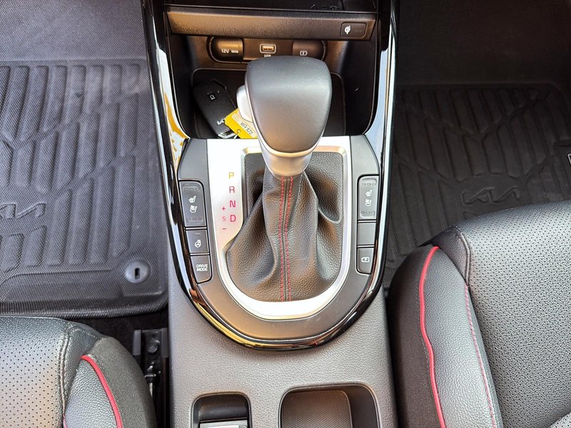 Kia Forte5 GT LIMITED 2023 1.6L Turbo Navi + GPS + Harman Kardon