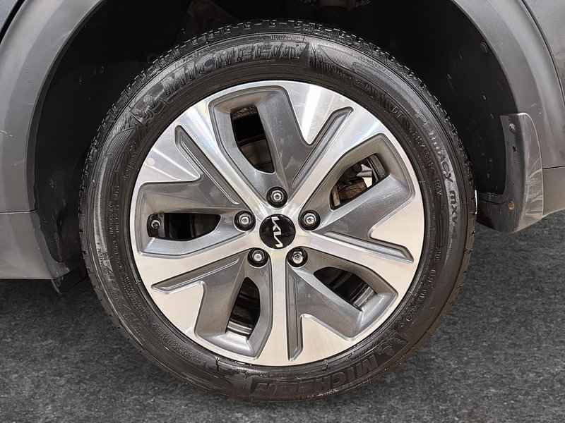 2022 Kia Niro EV EX+ Up to 385km of range