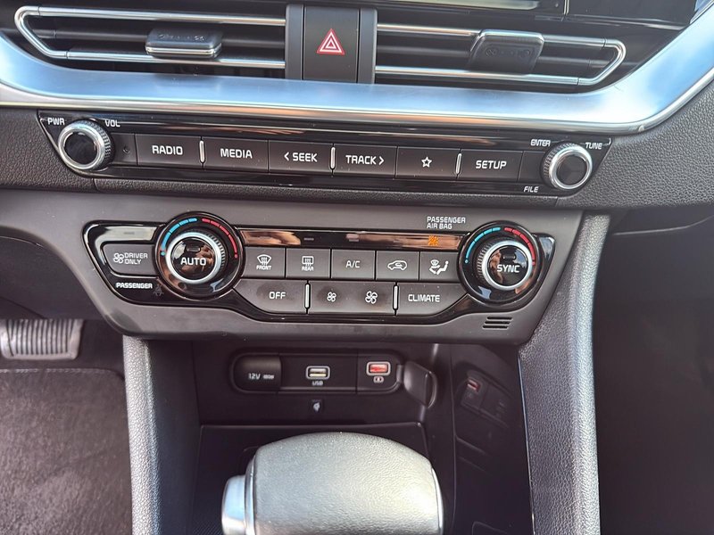 2022 Kia NIRO SX Touring Ventilated seats - Sunroof - Navigation