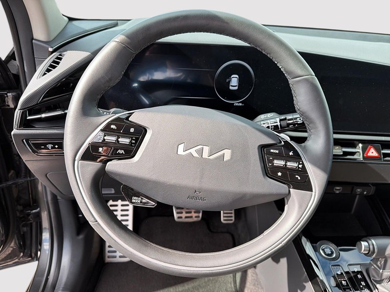 2025 Kia Niro SX HYBRID Sunroof + Leather + Backup camera