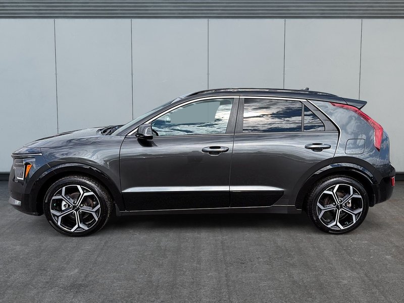 2025 Kia Niro SX HYBRID Sunroof + Leather + Backup camera