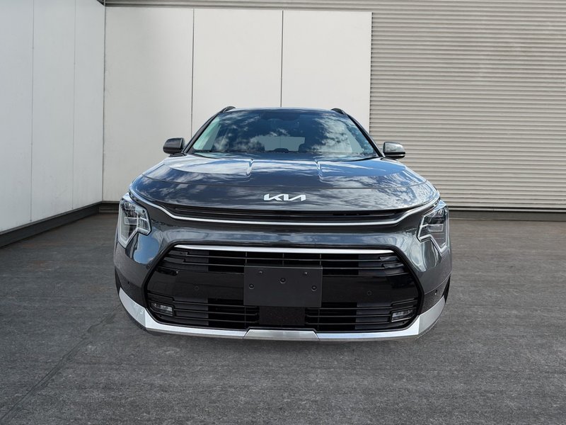 2025 Kia Niro SX HYBRID Sunroof + Leather + Backup camera