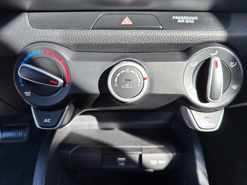 2021 Kia Rio 5-door LX+ Heated seats - Apple Car Play