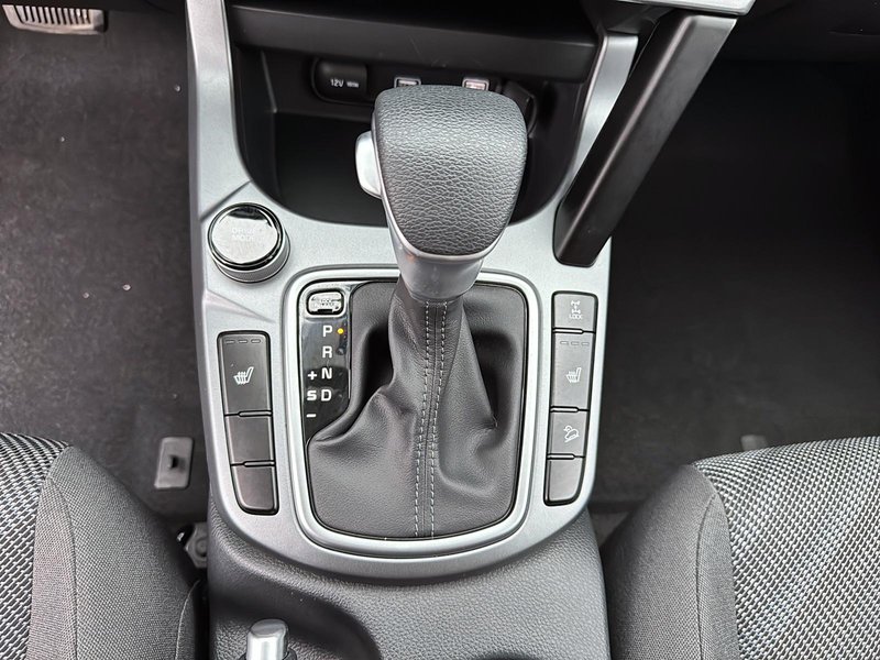 2022 Kia Seltos LX Carplay + Back up cam