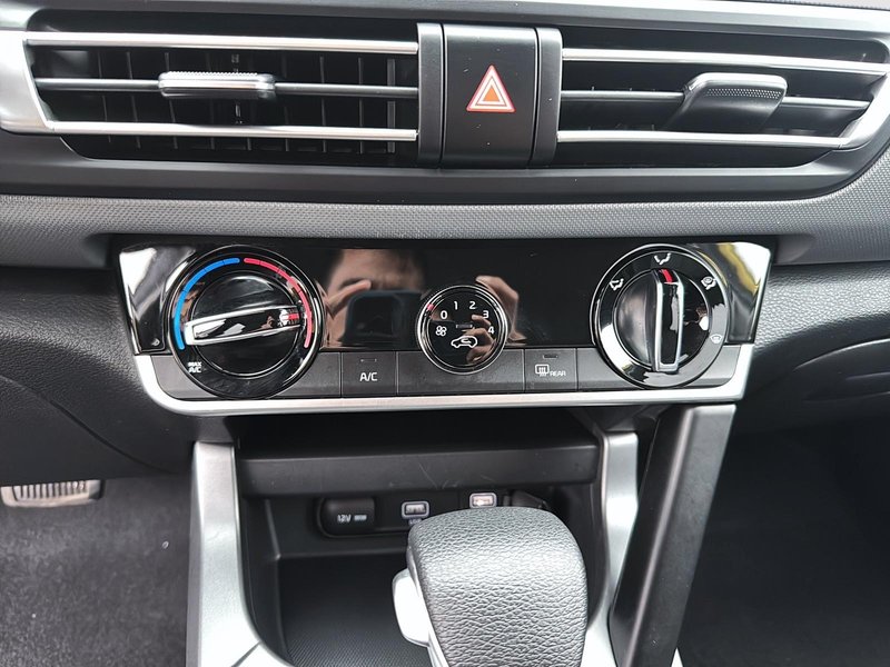 2022 Kia Seltos LX Carplay + Back up cam