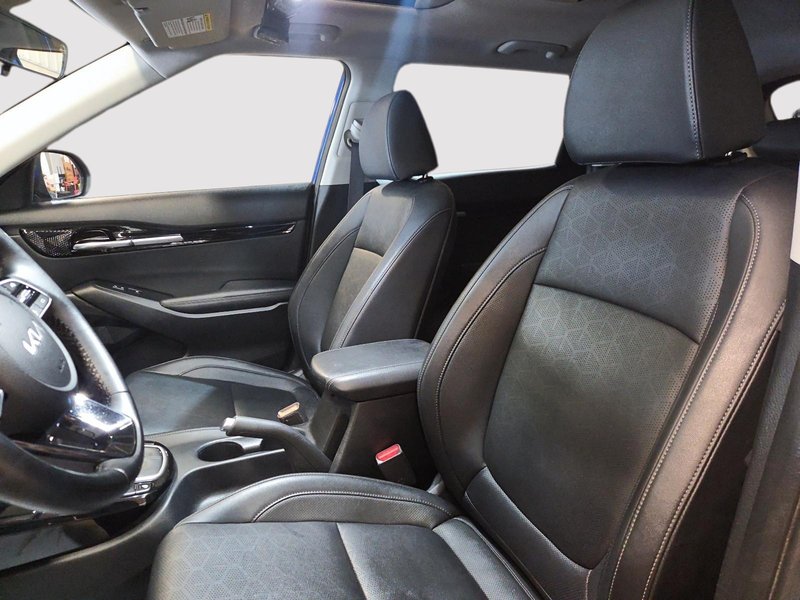 2024 Kia Seltos EX AWD + Sunroof + Leather + Backup camera