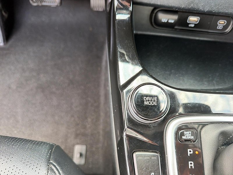 2024 Kia Seltos EX AWD + Sunroof + Leather + Backup camera