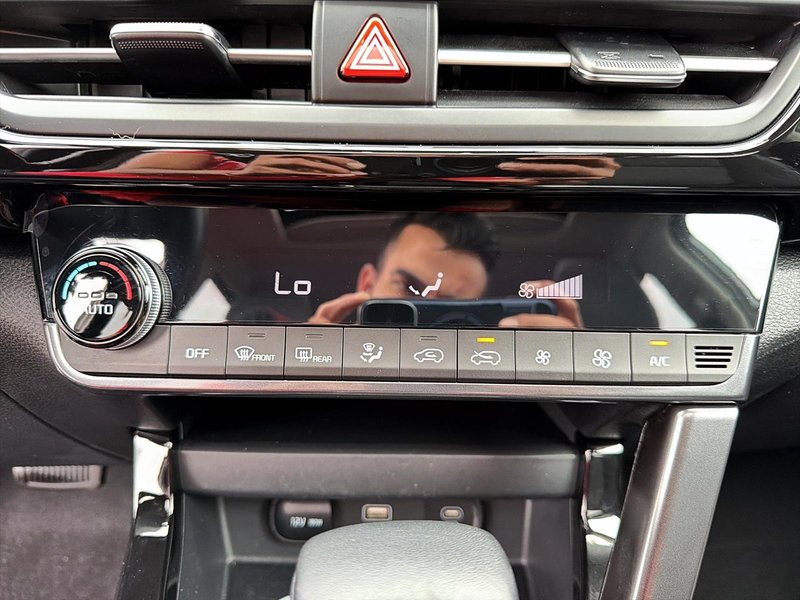 2025 Kia Seltos EX AWD + Sunroof + Leather + Backup camera