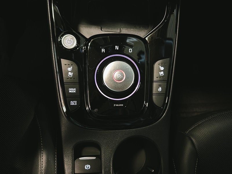 2023 Kia SOUL EV LIMITED Up to 385km of range + Navigation + Sunroof