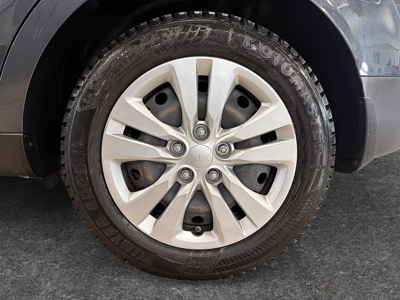 2021 Kia Soul LX A/C + Backup camera