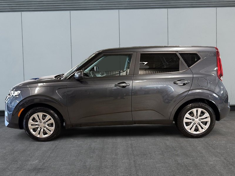 2021 Kia Soul LX A/C + Backup camera