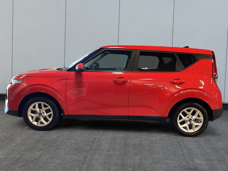 2022 Kia Soul EX Heated seats + Back up Camera