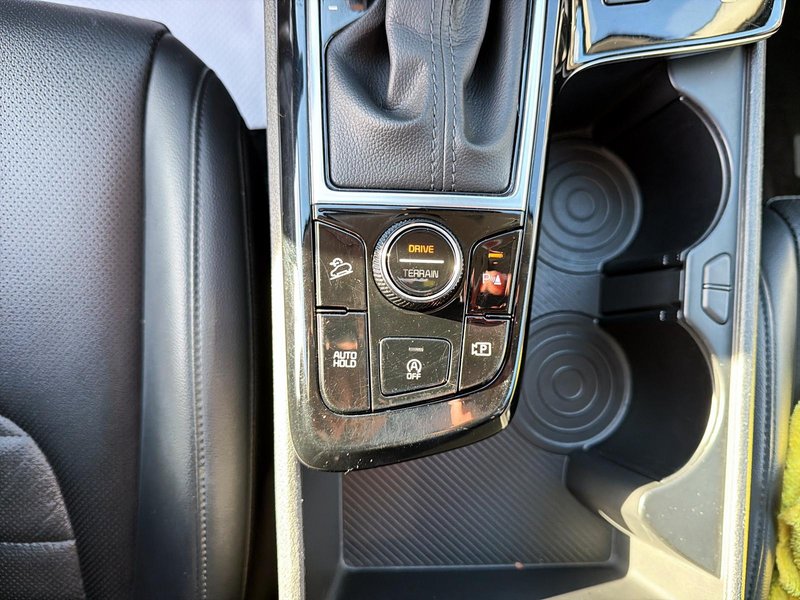 2023 Kia Sportage EX Premium AWD + Sunroof + Leather + Backup camera