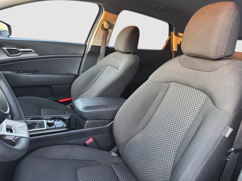 2024 Kia Sportage LX Heated seats - Apple Car Play