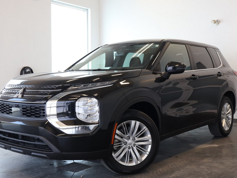 2022 Mitsubishi Outlander ES AWC