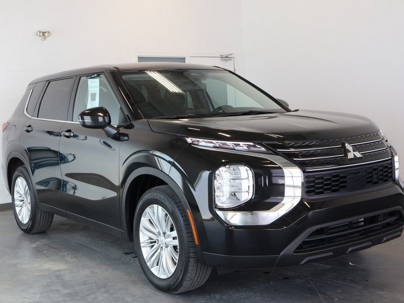 2022 Mitsubishi Outlander ES AWC