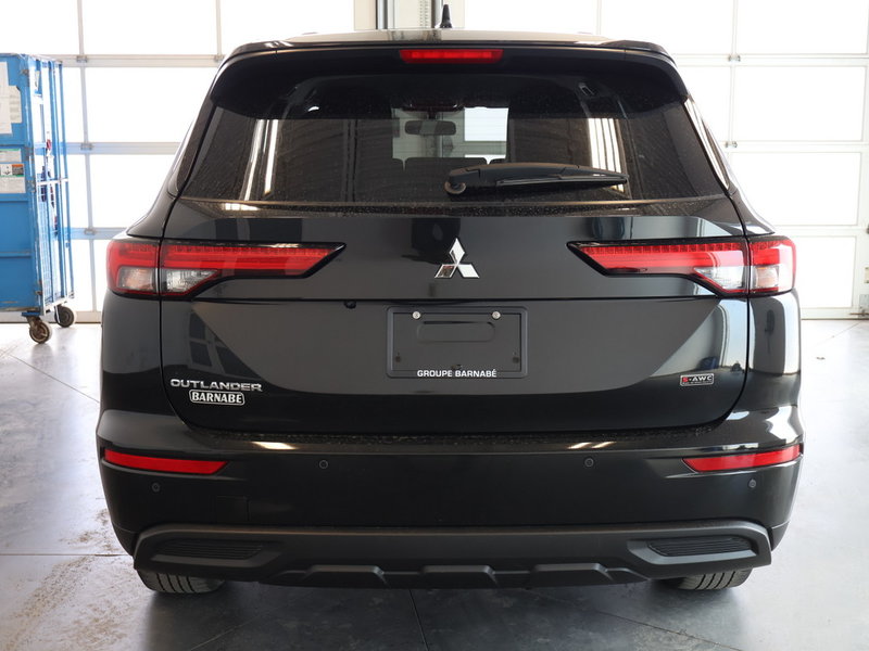 2022 Mitsubishi Outlander ES AWC