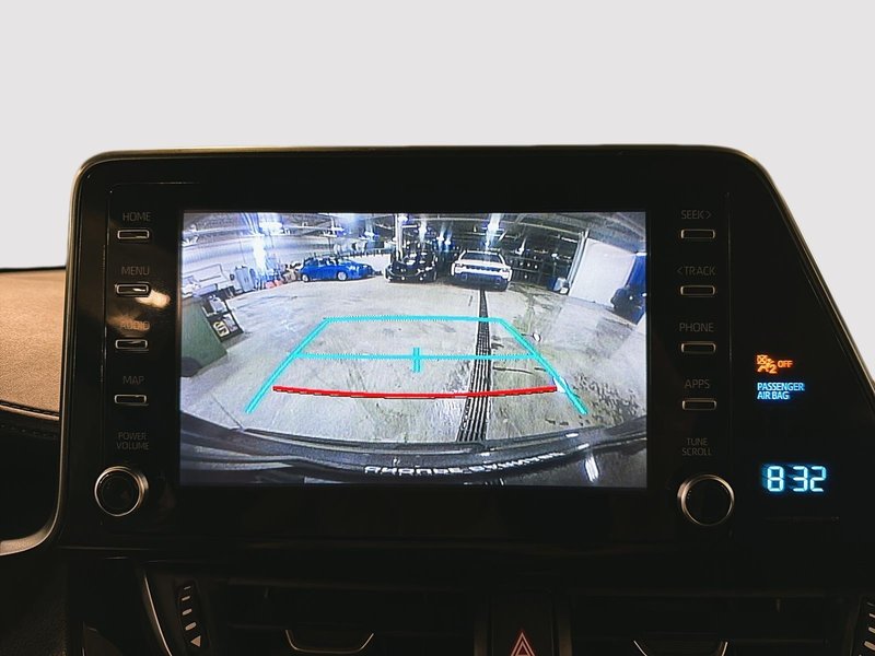 2019 Toyota C-HR  A/C + Backup camera