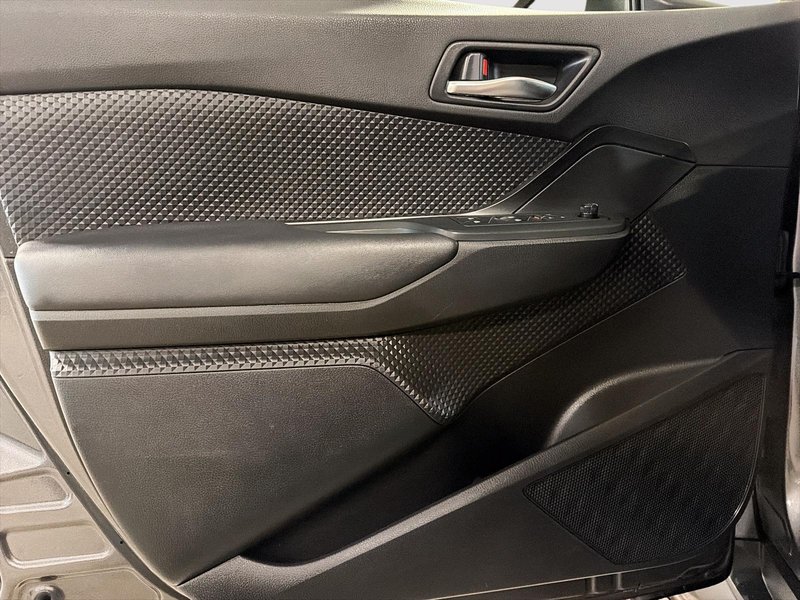 2019 Toyota C-HR  A/C + Backup camera