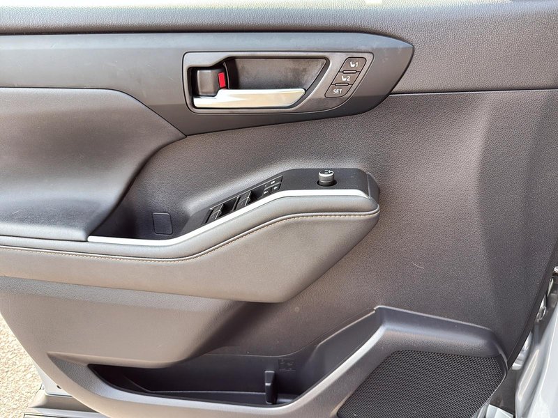 Toyota Highlander Hybrid XLE AWD 2023 SIÈGES MEMOIRES - VOLANT CHAUFFANT - NAVIGATION