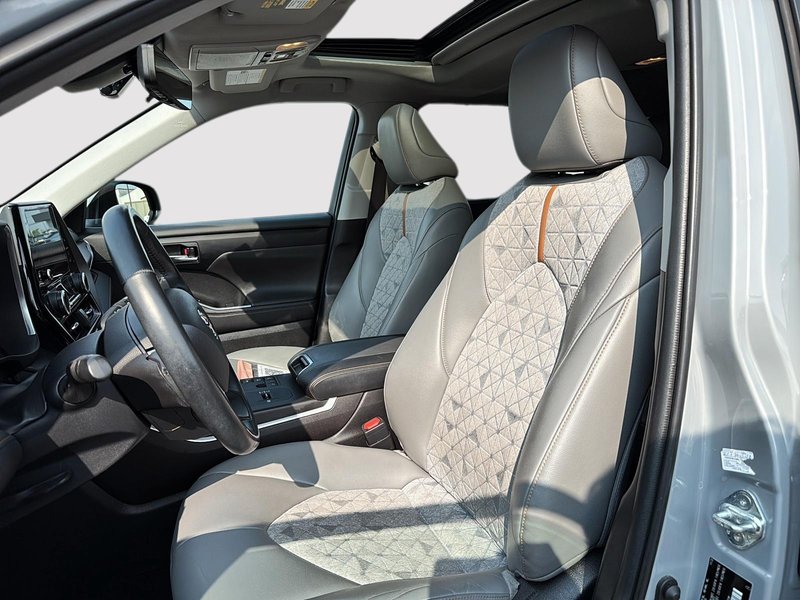 Toyota Highlander Hybrid XLE AWD 2023 SIÈGES MEMOIRES - VOLANT CHAUFFANT - NAVIGATION