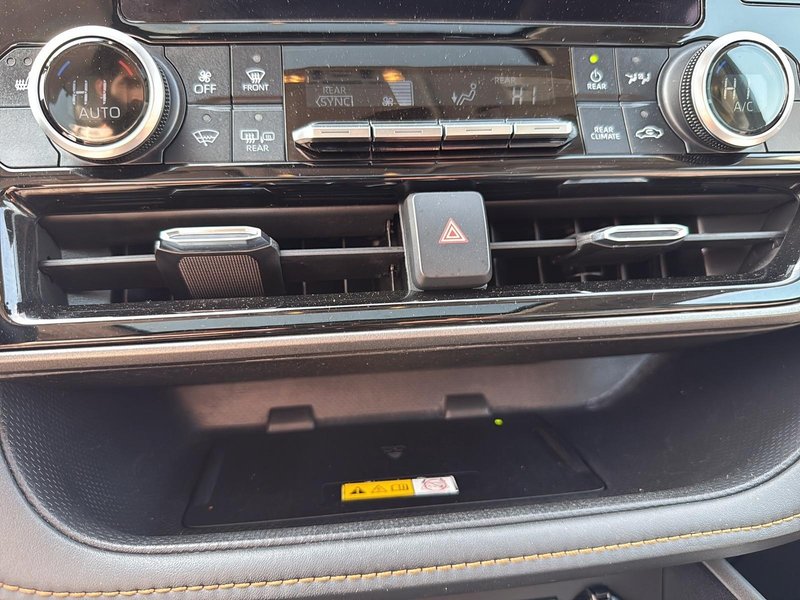 Toyota Highlander Hybrid XLE AWD 2023 SIÈGES MEMOIRES - VOLANT CHAUFFANT - NAVIGATION