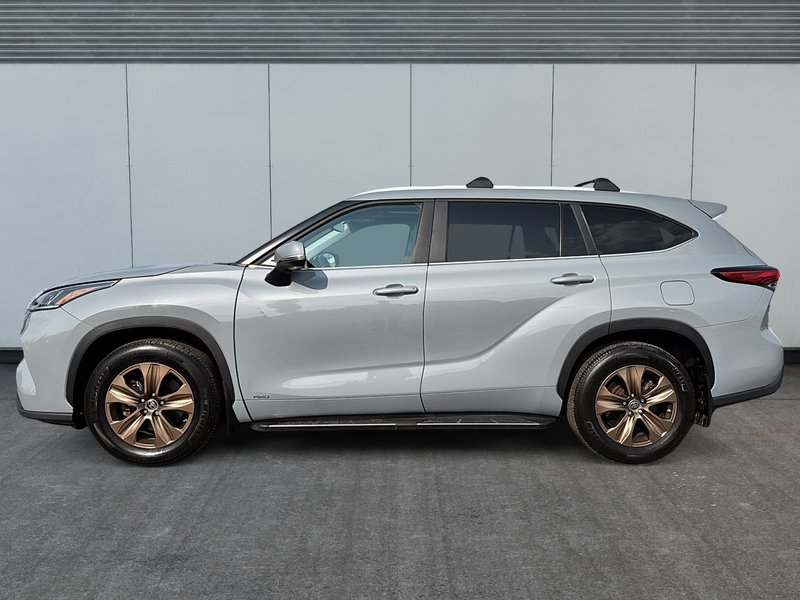 Toyota Highlander Hybrid XLE AWD 2023 SIÈGES MEMOIRES - VOLANT CHAUFFANT - NAVIGATION