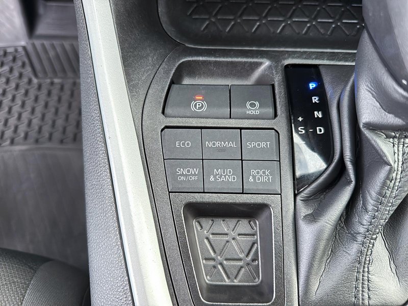 Toyota RAV4 LE 2021 Sièges chauffants - Apple Car Play
