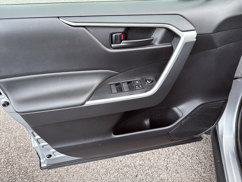 Toyota RAV4 LE 2021 Sièges chauffants - Apple Car Play