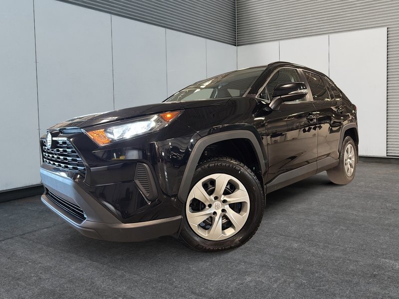 2021 Toyota RAV4 LE AWD + CARPLAY + HEATED SEATS