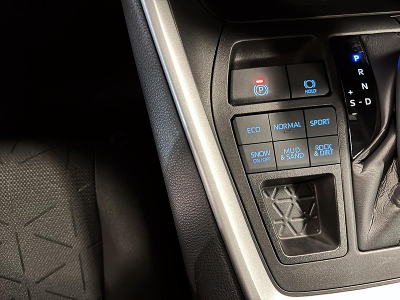 2021 Toyota RAV4 LE AWD + CARPLAY + HEATED SEATS