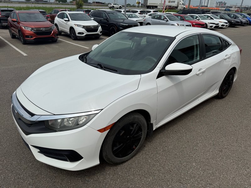 2016 Honda Civic Sedan LX/MANUELLE/17 DOSSIERS ENTRETIENT in Lachenaie, Quebec
