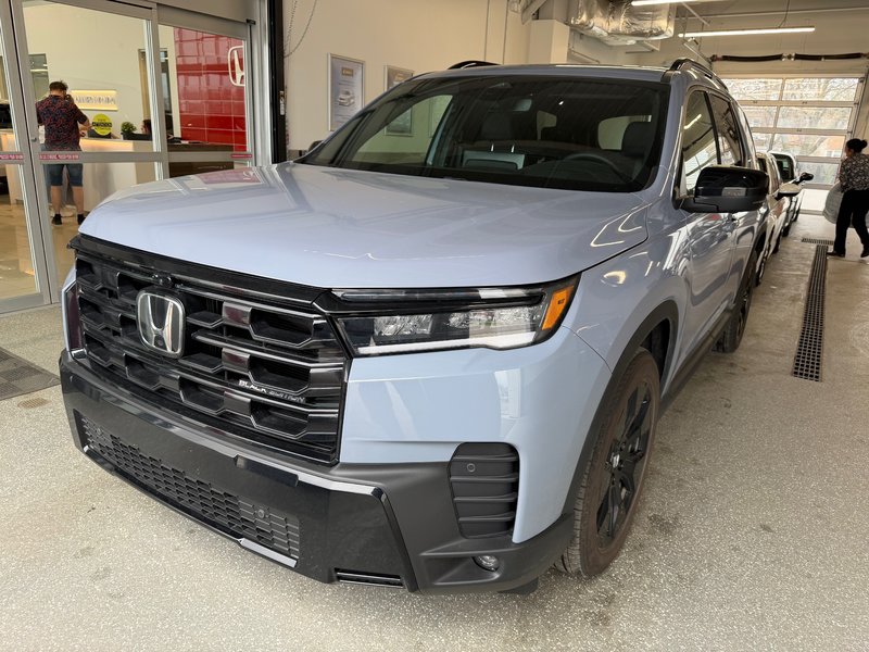 2026 Honda PILOT BLACK EDITION Black edition demo in Montreal, Quebec