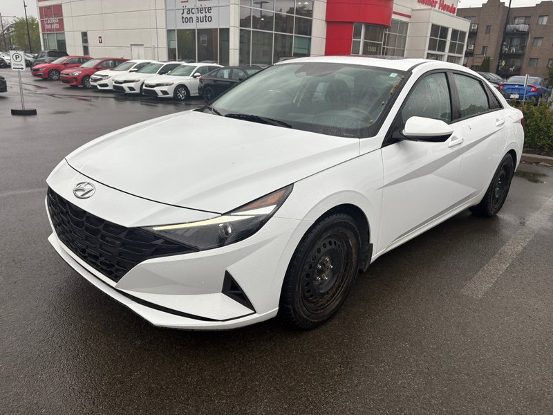 2023 Hyundai Elantra Preferred in Montréal, Quebec