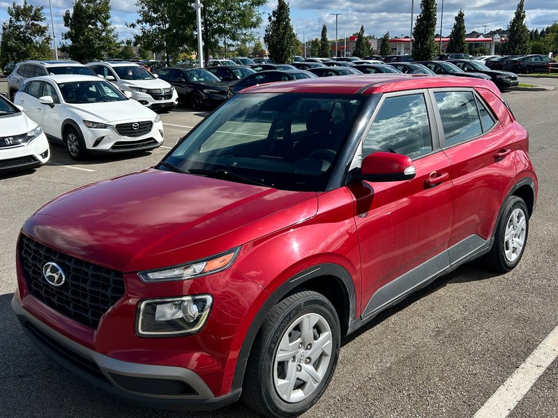 Hyundai Venue Essential 2020 à Lachenaie, Québec