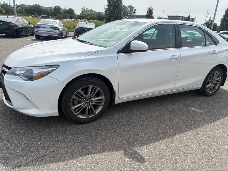 2017 Toyota Camry in Lachenaie, Quebec