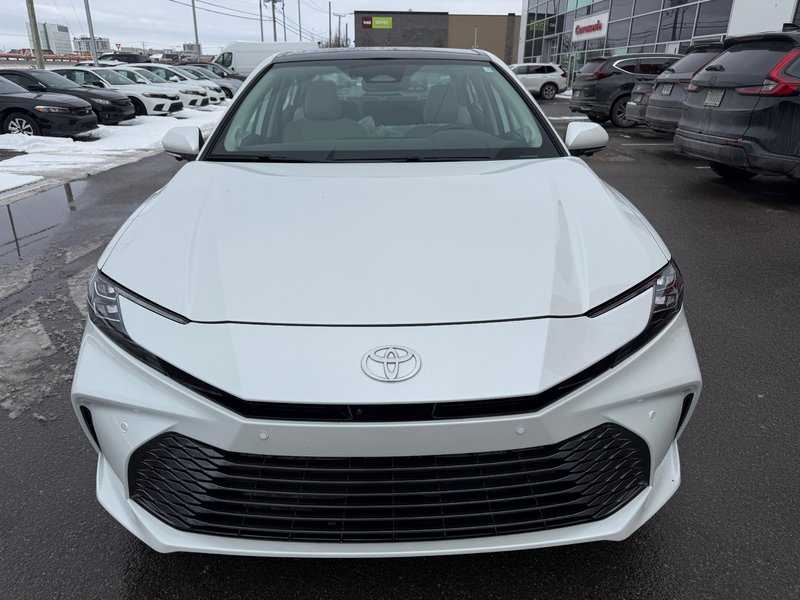 Toyota Camry Hybrid XLE 2025 à Lachenaie, Québec