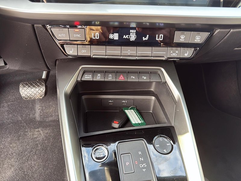 2023 Audi A3 SEDAN Komfort AWD • LEATHER • SUNROOF • HEATED SEATS • BACKUP CAMERA •+++