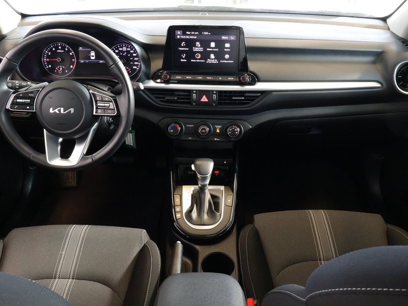 2024 Kia Forte EX CARPLAY + HEATED SEAT + HEATED LEATHER STEERING WHEEL + A/C