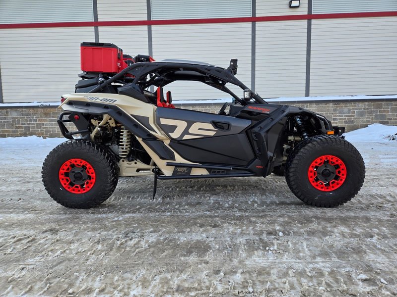 2021 CANAM MAVERICK X DS TURBO RR !! LITERALLY NEW ONLY 656 KM !!
