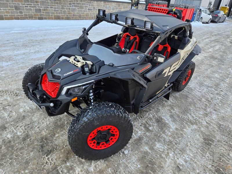2021 CANAM MAVERICK X DS TURBO RR !! LITERALLY NEW ONLY 656 KM !!
