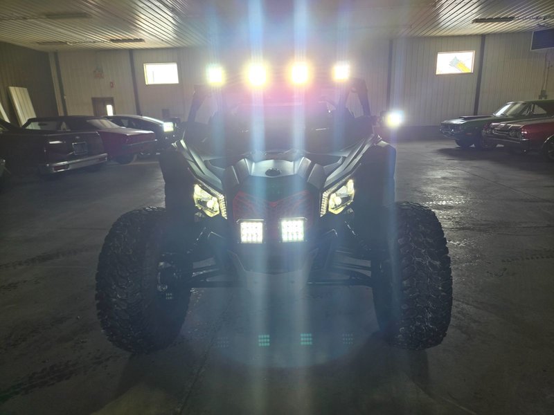 2021 CANAM MAVERICK X DS TURBO RR !! LITERALLY NEW ONLY 656 KM !!