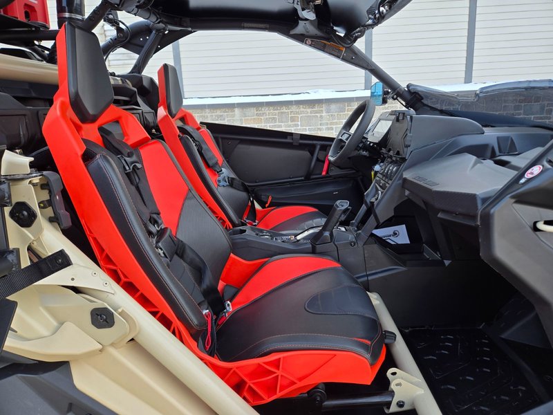 2021 CANAM MAVERICK X DS TURBO RR !! LITERALLY NEW ONLY 656 KM !!